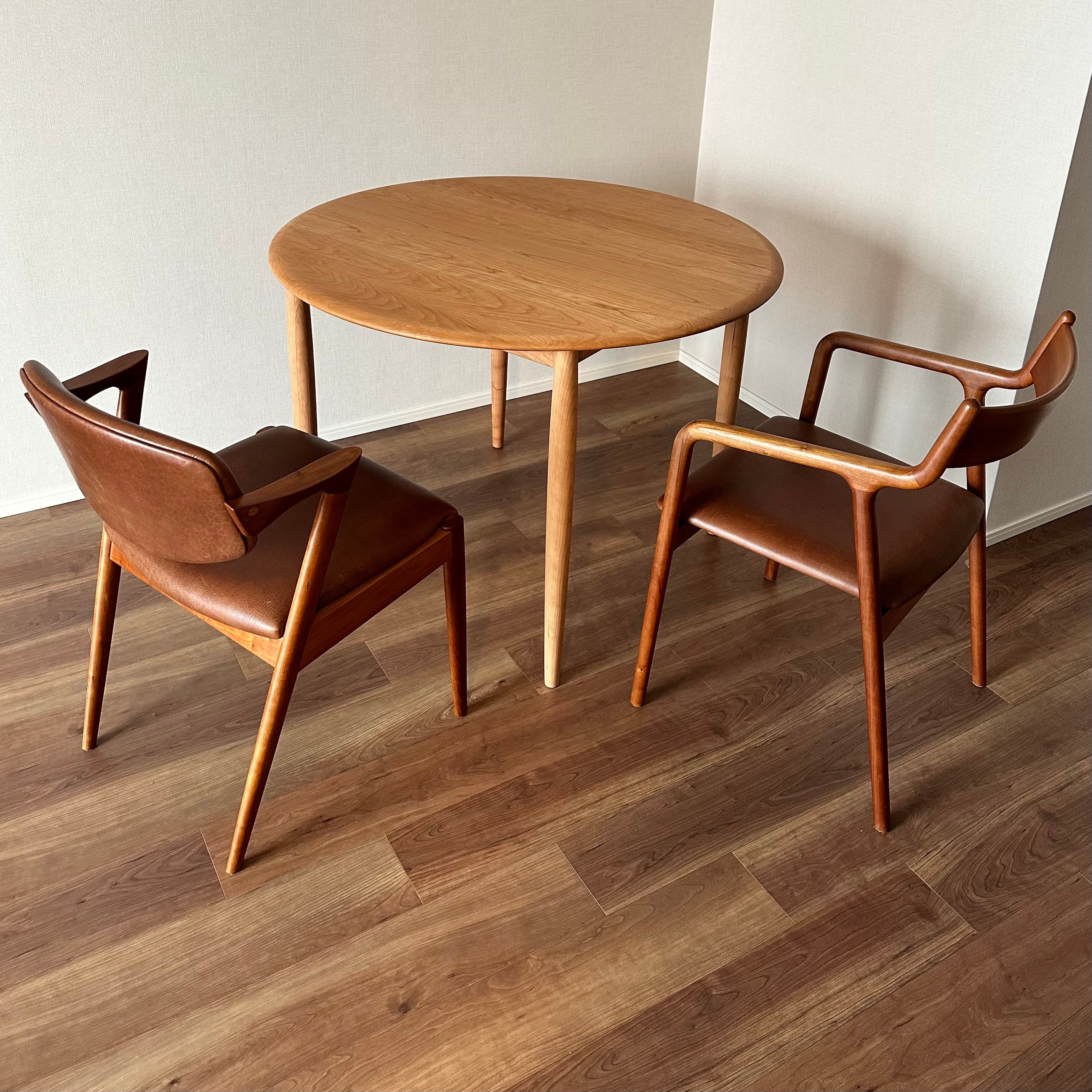 宮崎椅子製作所の椅子とテーブル　【納品事例】
